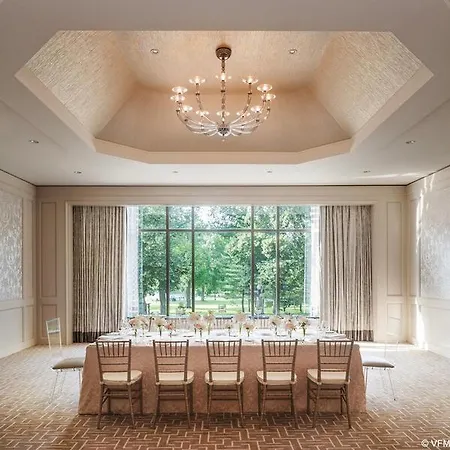 Four Seasons Hotel İçmeler